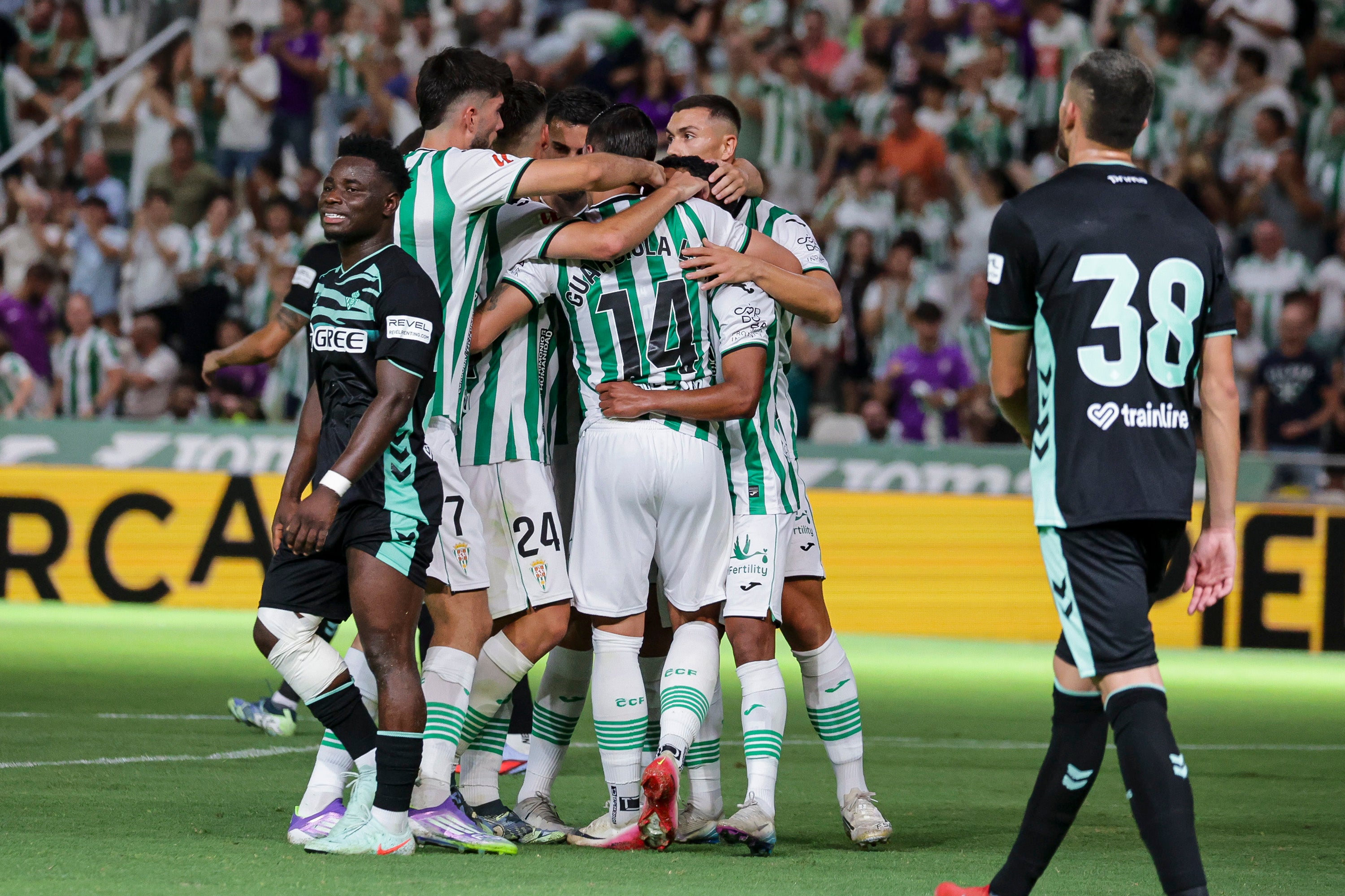 Las imágenes del ambientazo en el Arcángel en el Córdoba CF-Real Betis