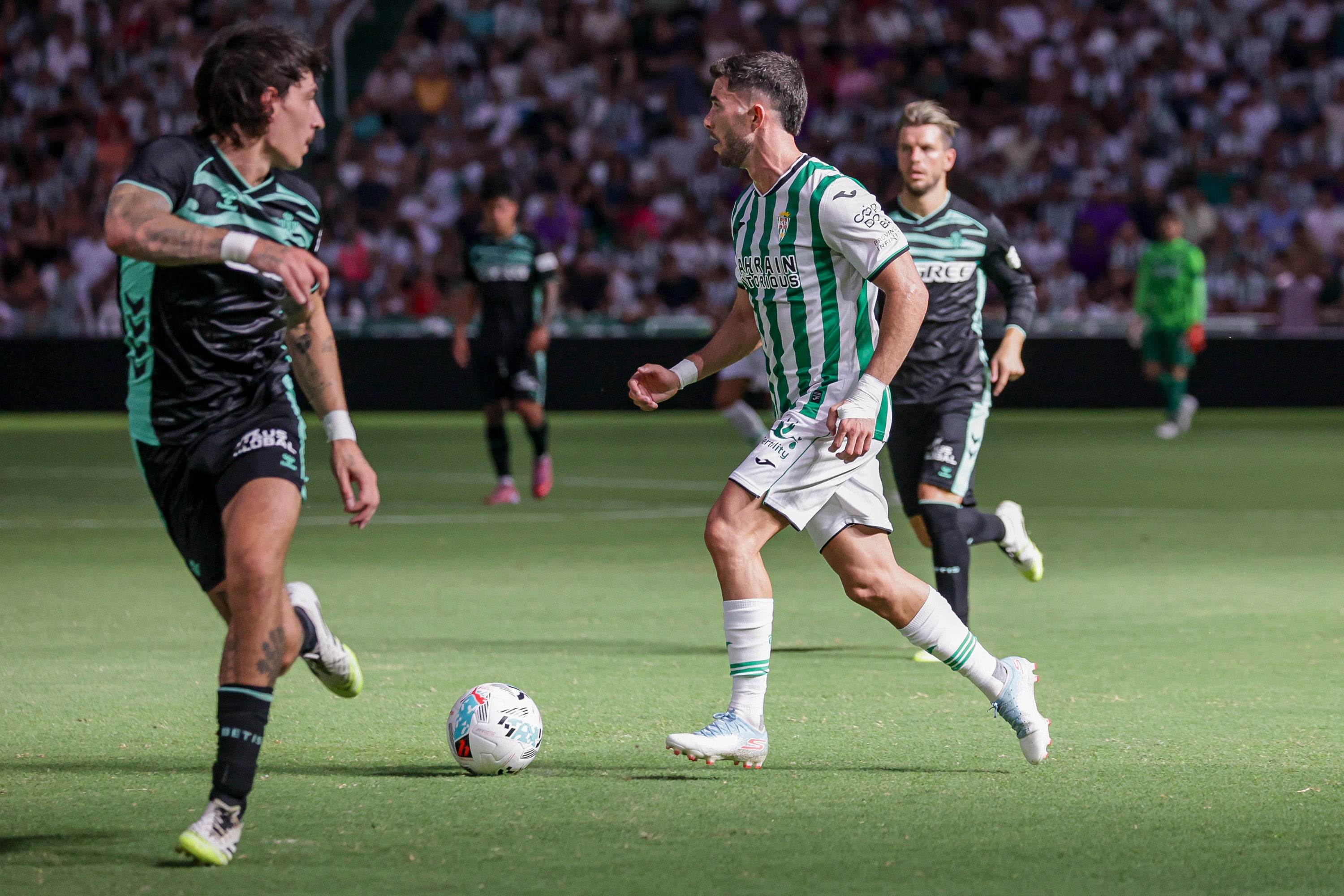 Las imágenes del ambientazo en el Arcángel en el Córdoba CF-Real Betis