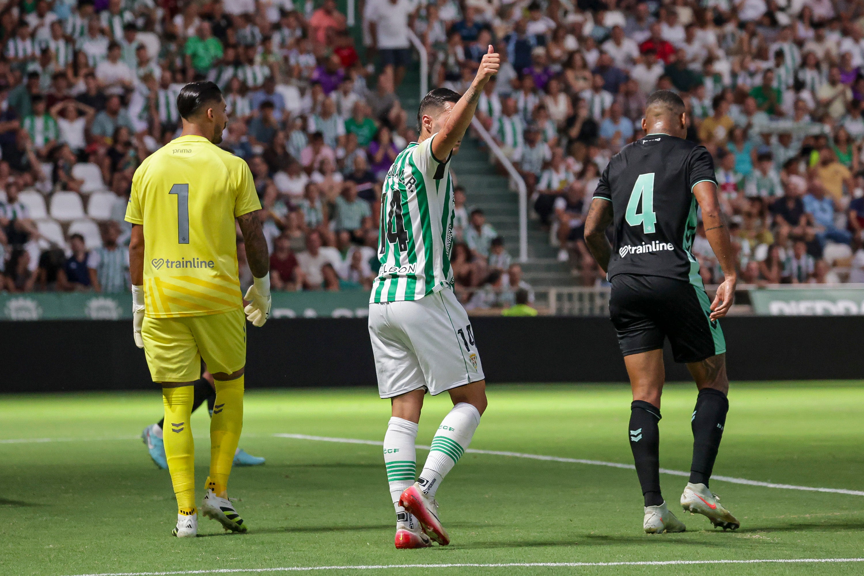 Las imágenes del ambientazo en el Arcángel en el Córdoba CF-Real Betis