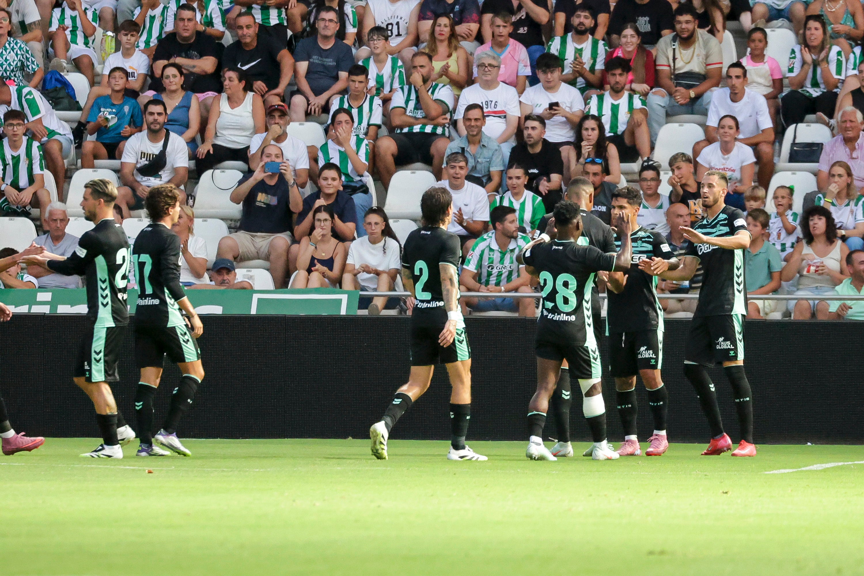 Las imágenes del ambientazo en el Arcángel en el Córdoba CF-Real Betis