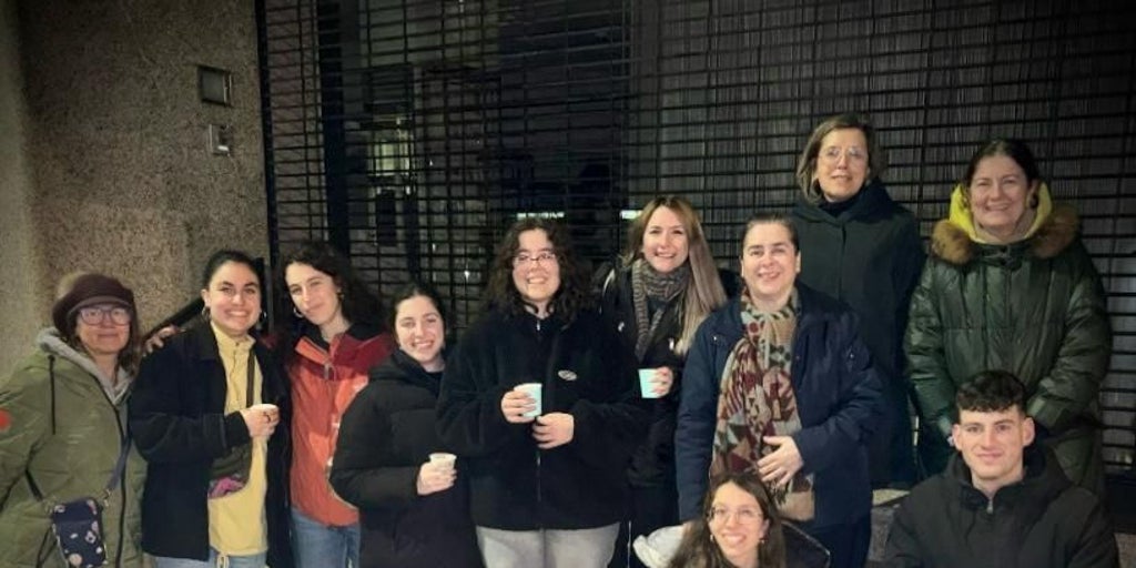 La 'ruta del chocolate' ayuda a los sintecho en La Coruña y Santiago