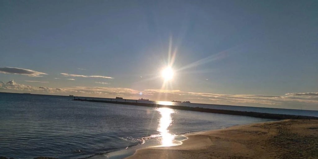 Cierran al baño la playa de Port Saplaya en Alboraya por contaminación residual