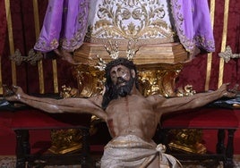 El Cristo de la Misericordia de Córdoba vuelve al culto con nuevos clavos tras su restauración