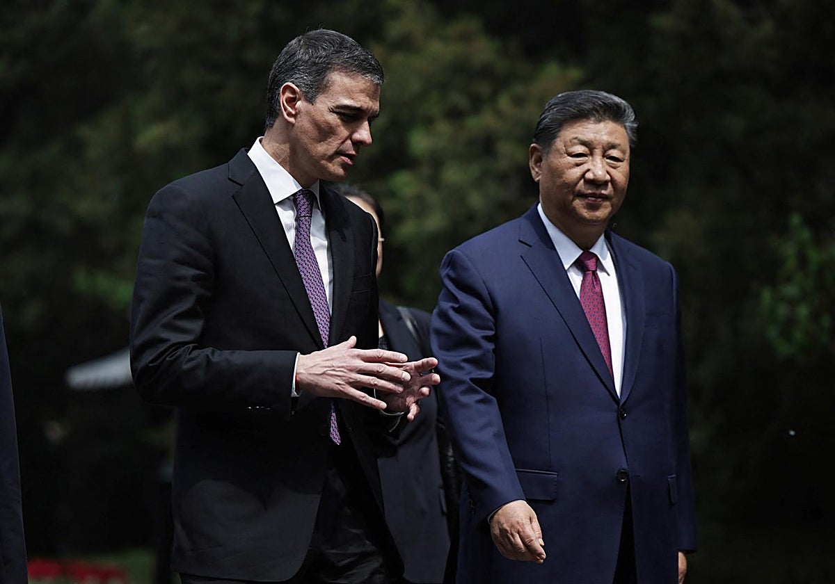 Pedro Sánchez junto a Xi Jinping en uno de sus encuentros