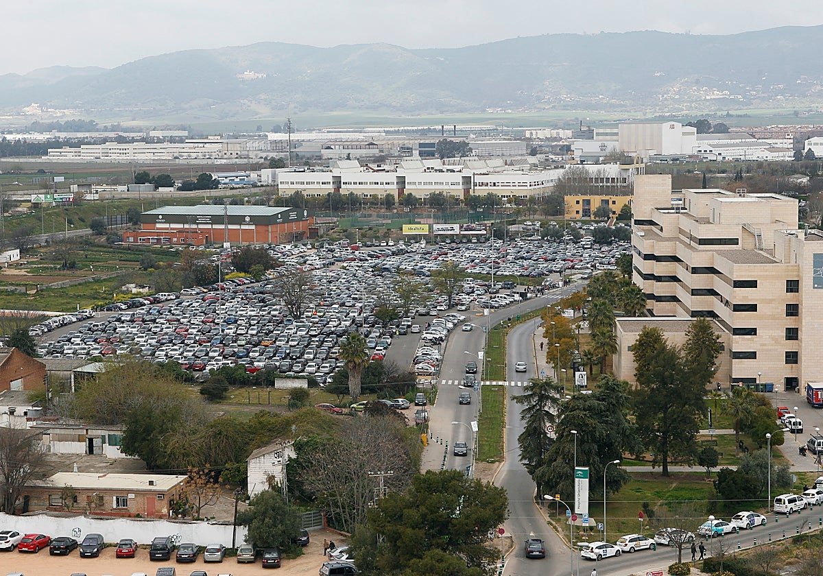 Aparcamiento del hospital Reina Sofía