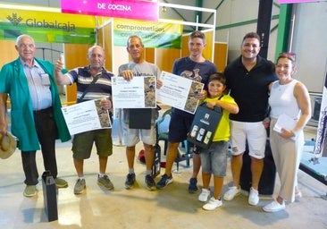 Felix Guijarro, el cortador más rápido de ajos: 52 kilos en veinte minutos