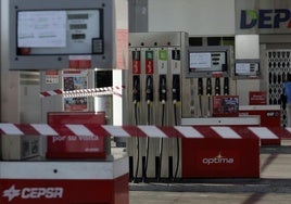 Un hombre de 31 años sufre quemaduras graves  tras encender un cigarro en una gasolinera de Castellón