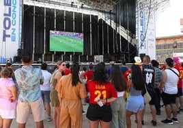 Toledo vive la Eurocopa en una plaza de toros un tanto descafeinada