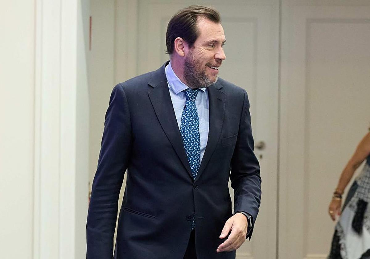 Óscar Puente, el ministro tuitero que naufraga en su gestión de Transportes