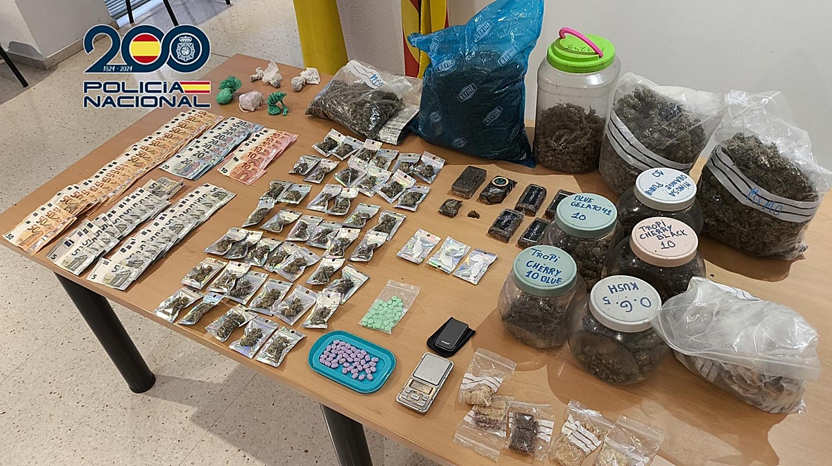 Imagen de la droga y el efectivo incautados por la Policía Nacional en el búnker de Torrent
