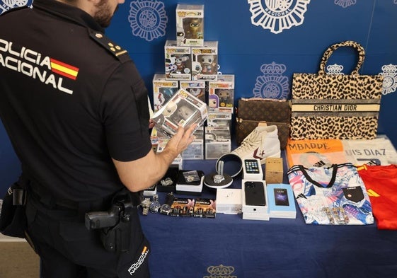 El polígono Cobo Calleja, capital millonaria de los productos falsificados