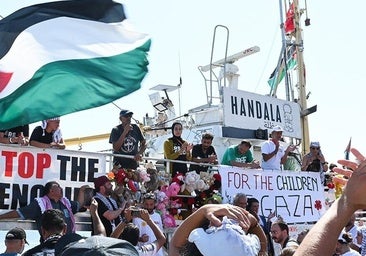 Exteriores convoca al encargado de negocios de Israel tras la detención de dos españoles que iban en el barco de ayuda a Gaza
