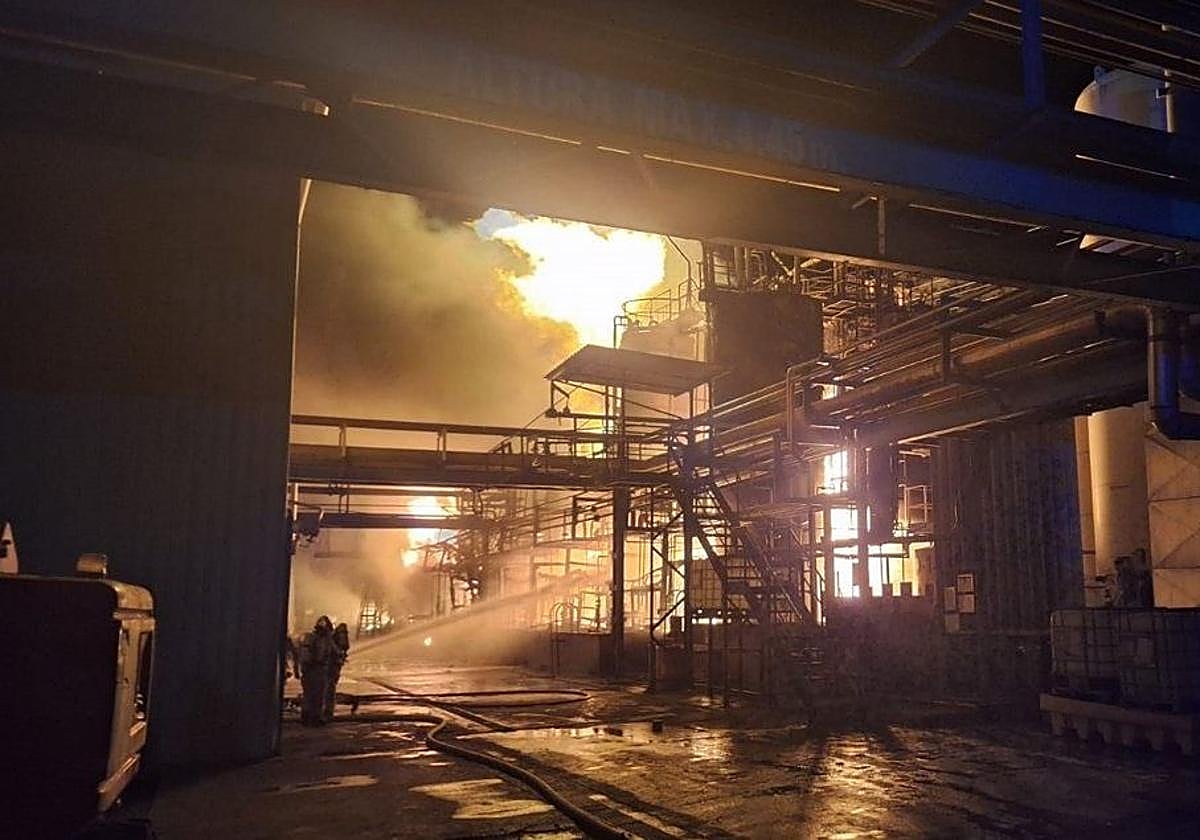 Incendio en la planta de Unión Derivan de Zuera
