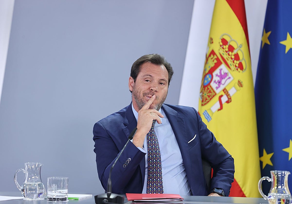 El ministro de Transportes, Óscar Puente, tras la rueda de prensa del Consejo de Ministros