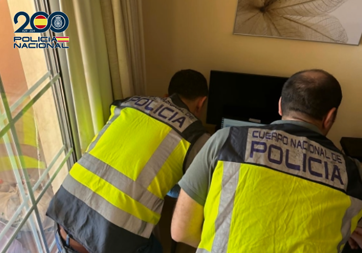 Entrada y registro dentro de la operación policial