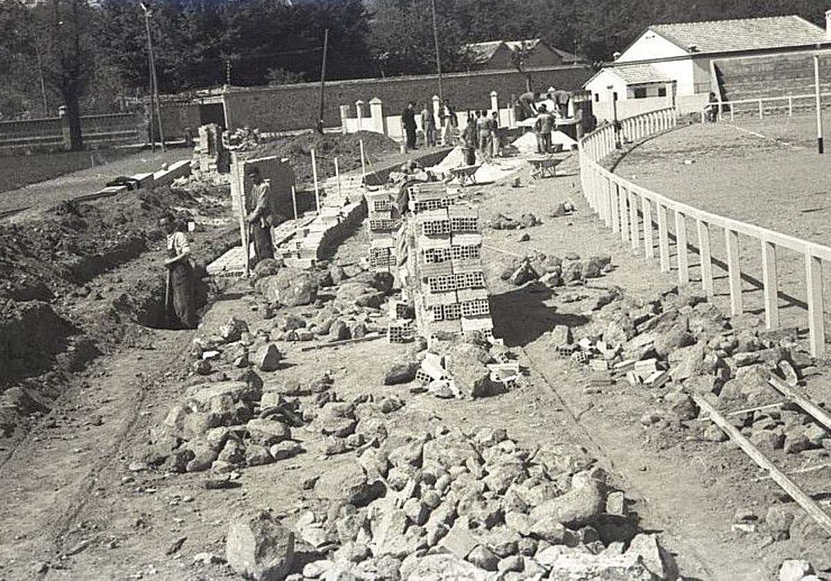 Obras en el campo de fútbol Carlos III en los años 70
