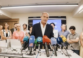 Camps se rodea de excargos del PP para liderar el partido en la Comunidad Valenciana