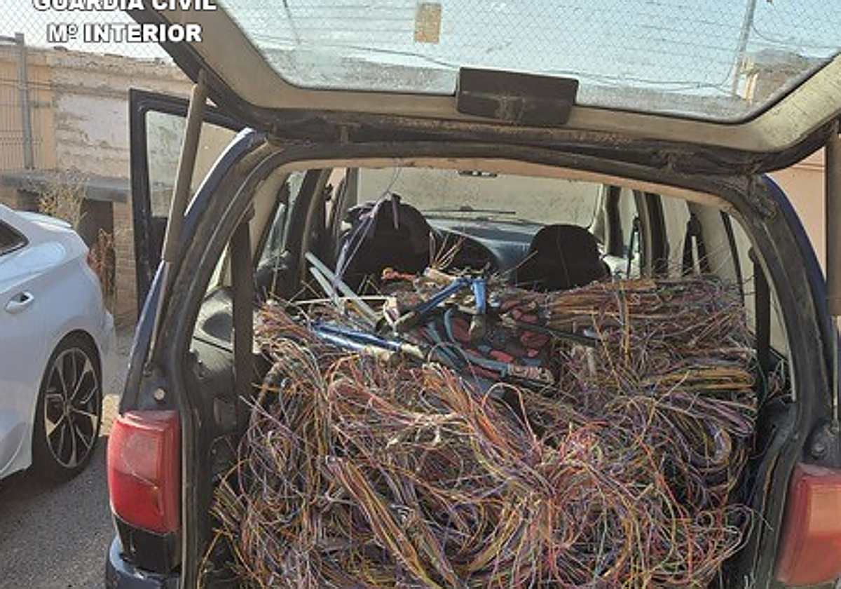 El vehículo cargado con el cobre robado