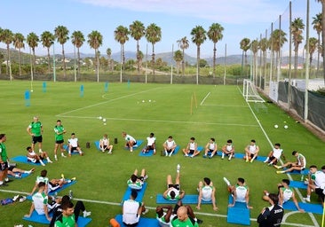 El Córdoba CF arranque de pleno en el 'stage' de Oliva con una sesión doble
