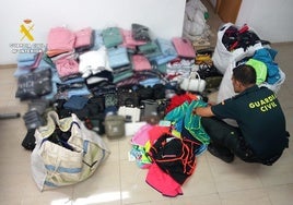 Bolsos, bañadores y ropa interior: intervienen más de 700 artículos falsificados en Peñíscola en un fin de semana