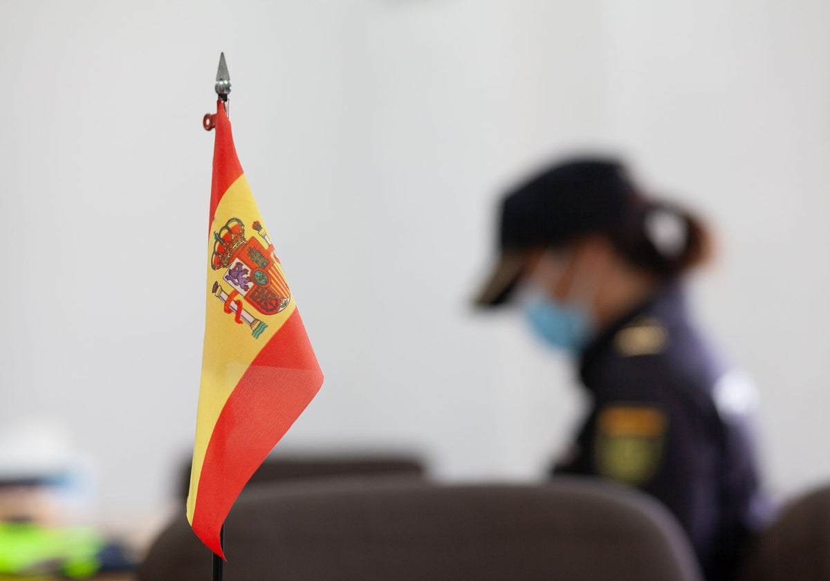 Una inspectora de la UDEF, en una imagen de archivo