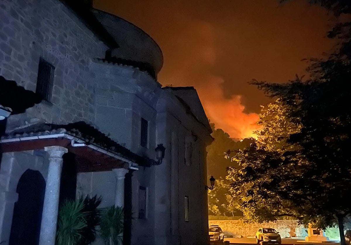 El incendio del Tiétar, junto al Santuario de San Pedro de Alcántara