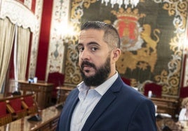 Suplantan a un concejal de Vox en Alicante por WhatsApp para estafar cobrando cuotas del partido