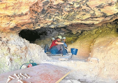 Imagen secundaria 1 - Trabajos en diferentes excavaciones de La Comunidad