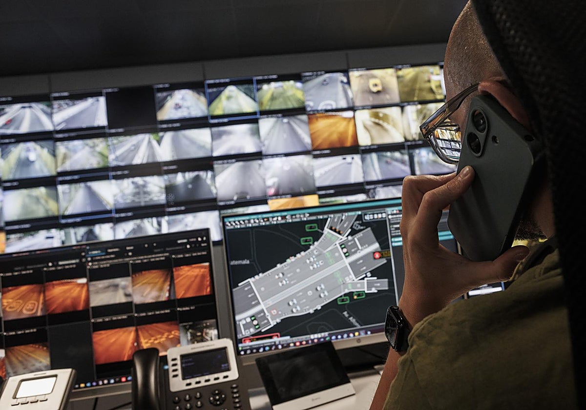 Pantallas del Centro de Control de Instalaciones Urbanas