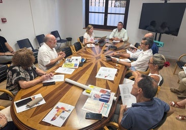 Preguntan por «la canonización» del alcalde de Toledo tras leer su saluda de la feria y fiestas de agosto