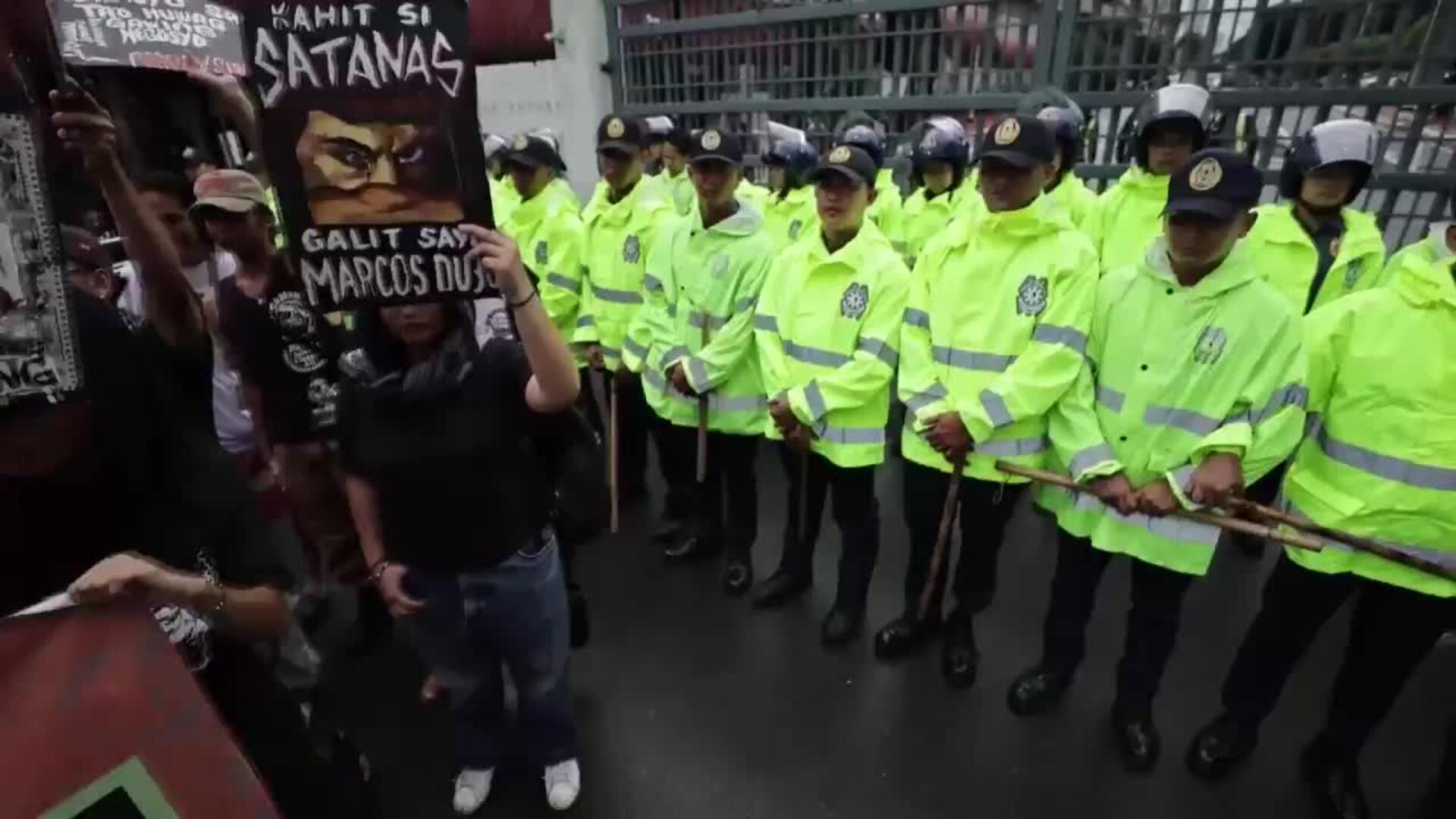 Decenas de filipinos exigen el enjuiciamiento de la vicepresidenta Sara Duterte