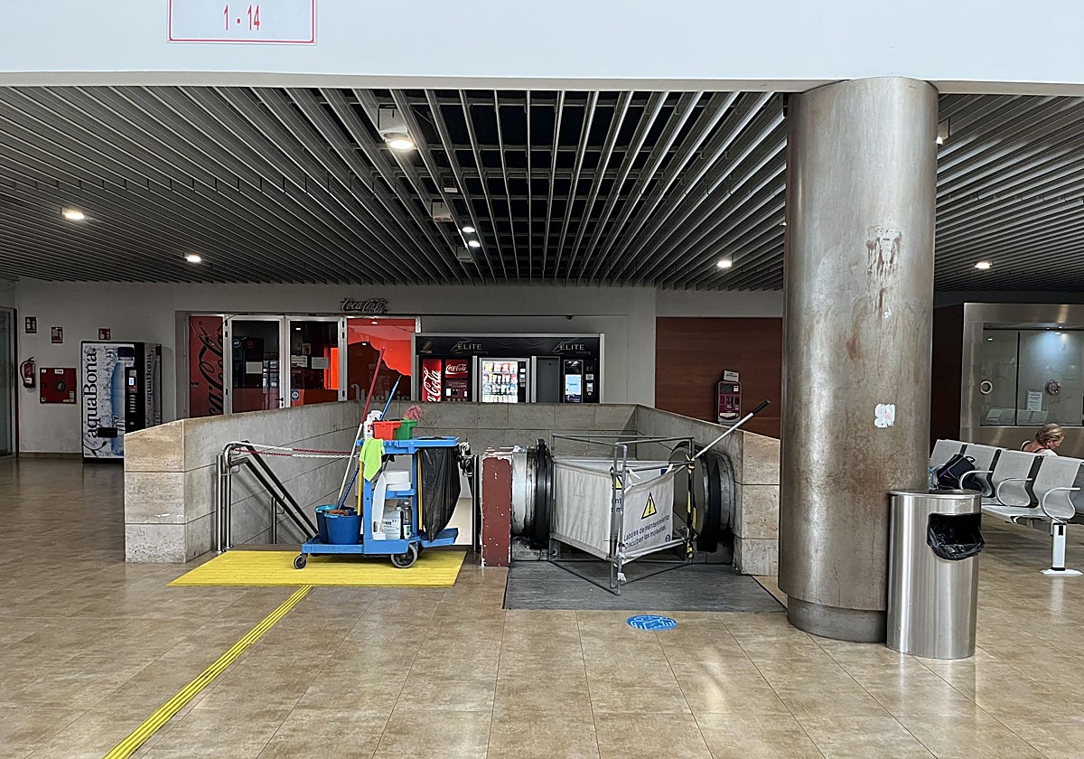 Estado actual de las escaleras de la estación de autobuses de Toledo