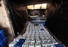 Nuevo golpe al petaqueo en Almería con la incautación de 10.000 litros de gasolina en Adra y El Ejido