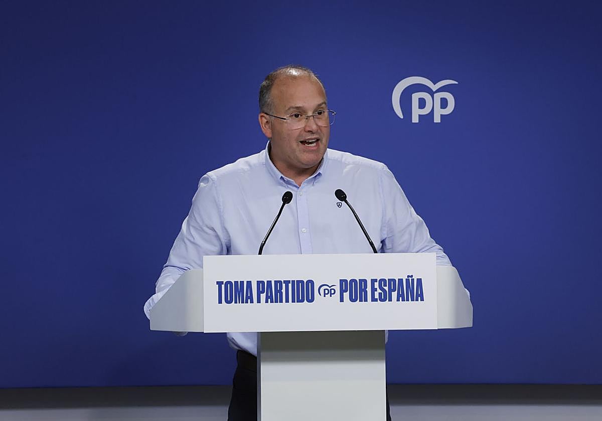 El secretario general del Partido Popular, Miguel Tellado, durante la rueda de prensa