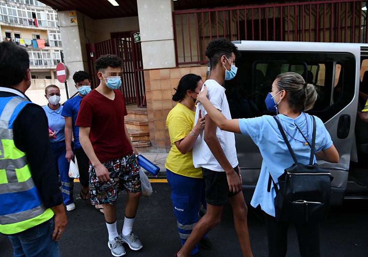 Varios menores no acompañados tutelados