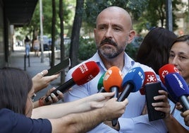 El PP se escuda en que la moción de Jumilla no señala religiones ni ritos y acusa a PSOE y Vox de «polarizar» al país