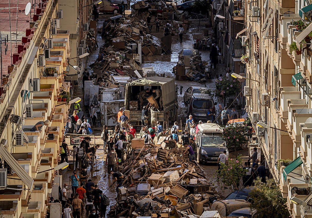 Imagen de la devastación en Paiporta (Valencia) días después de la dana del 29 de octubre
