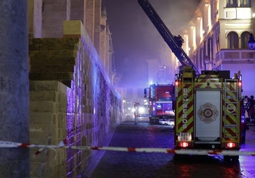 Las imágenes del inquietante incendio en la Mezquita de Córdoba
