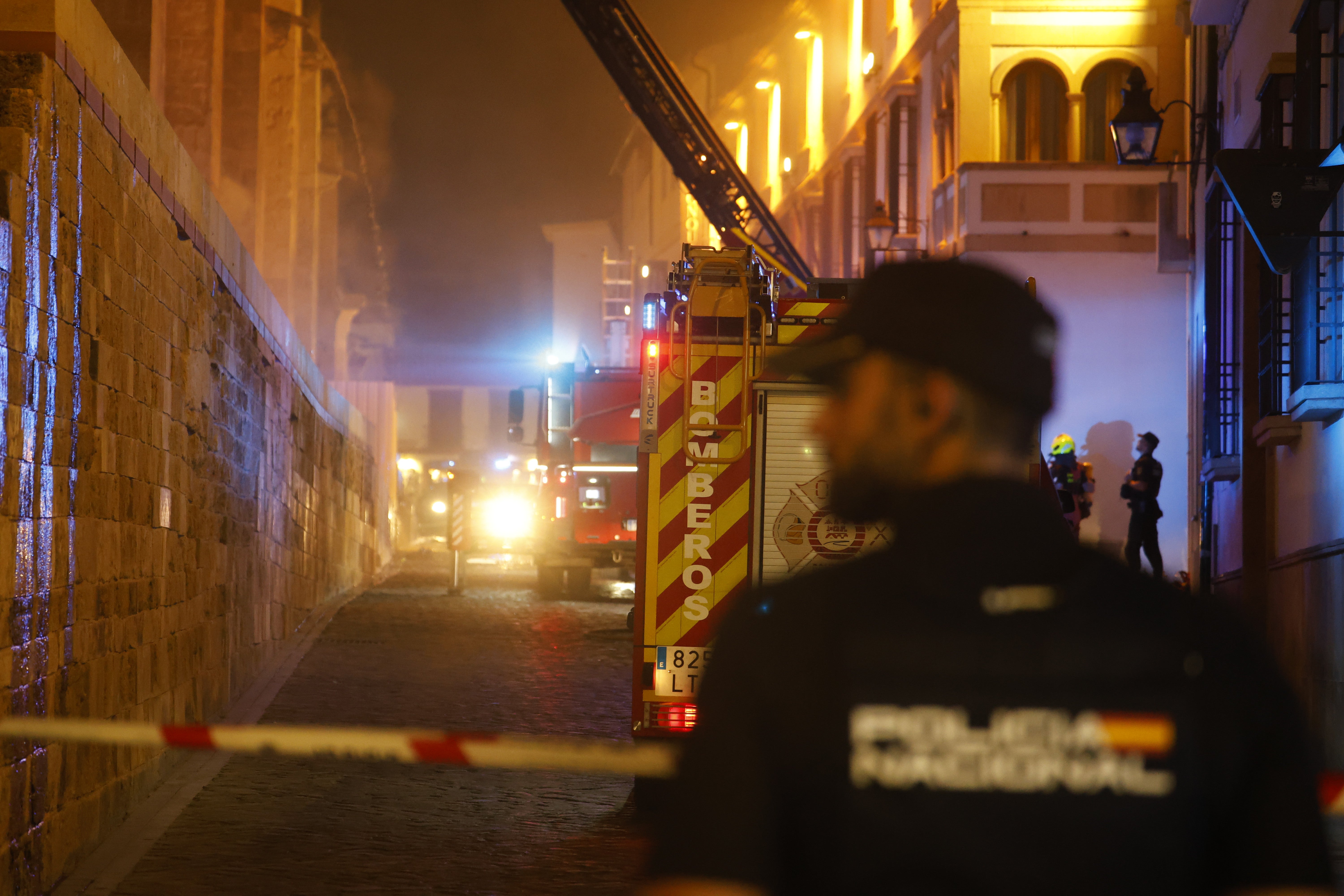 Las imágenes del inquietante incendio en la Mezquita de Córdoba