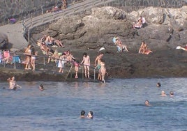 La ola de calor se ceba con las islas Canarias e irá a peor: «No se puede casi ni respirar»