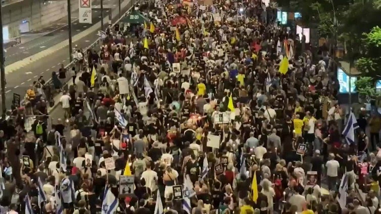 Israelíes salen a manifestarse en las calles de Tel Aviv pidiendo un acuerdo con Hamás