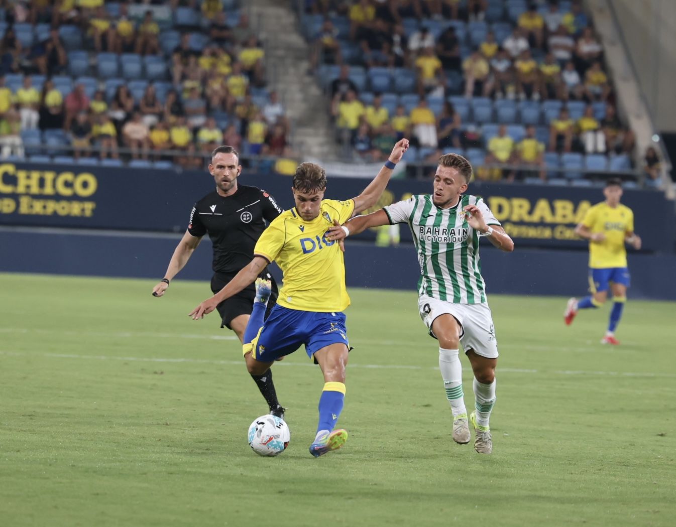 La derrota del Córdoba en el Ramón de Carranza, en imágenes