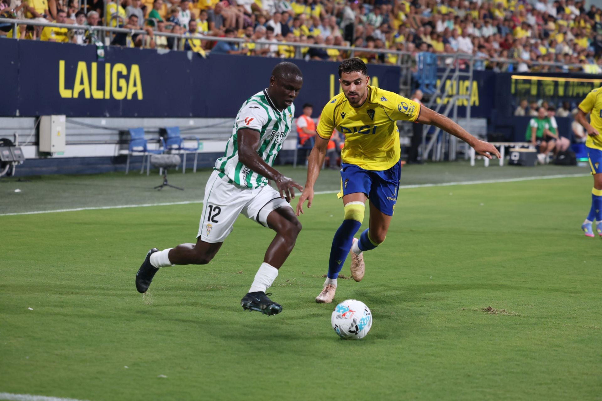 La derrota del Córdoba en el Ramón de Carranza, en imágenes