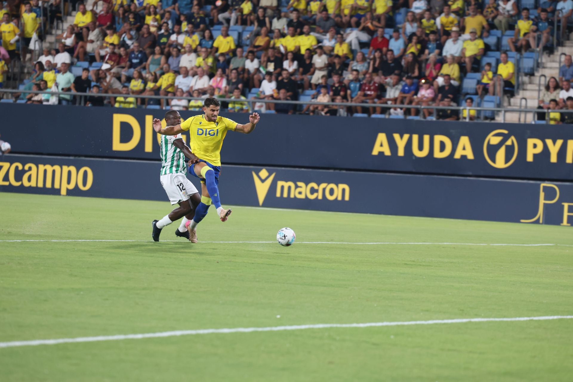 La derrota del Córdoba en el Ramón de Carranza, en imágenes