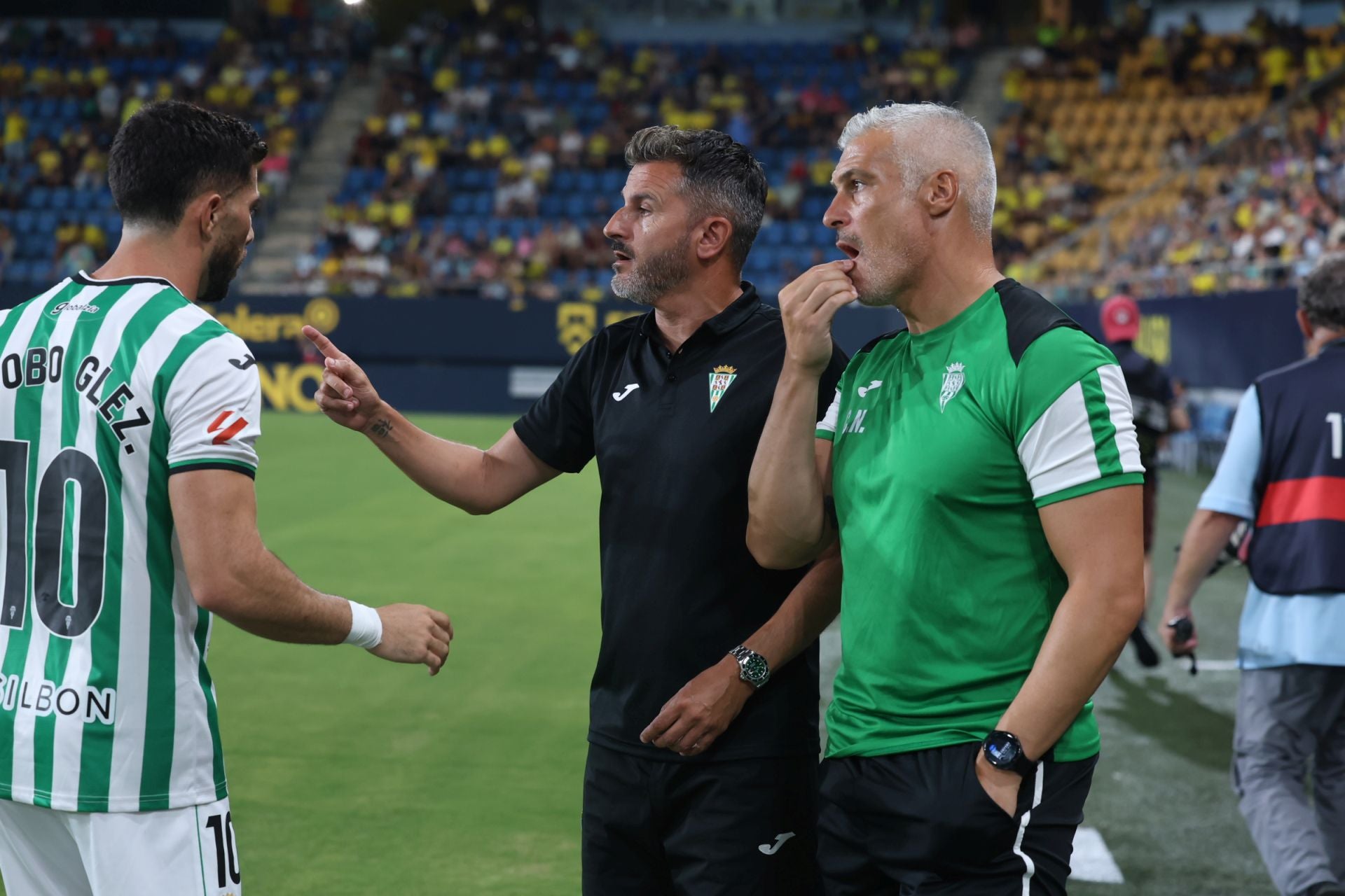 La derrota del Córdoba en el Ramón de Carranza, en imágenes