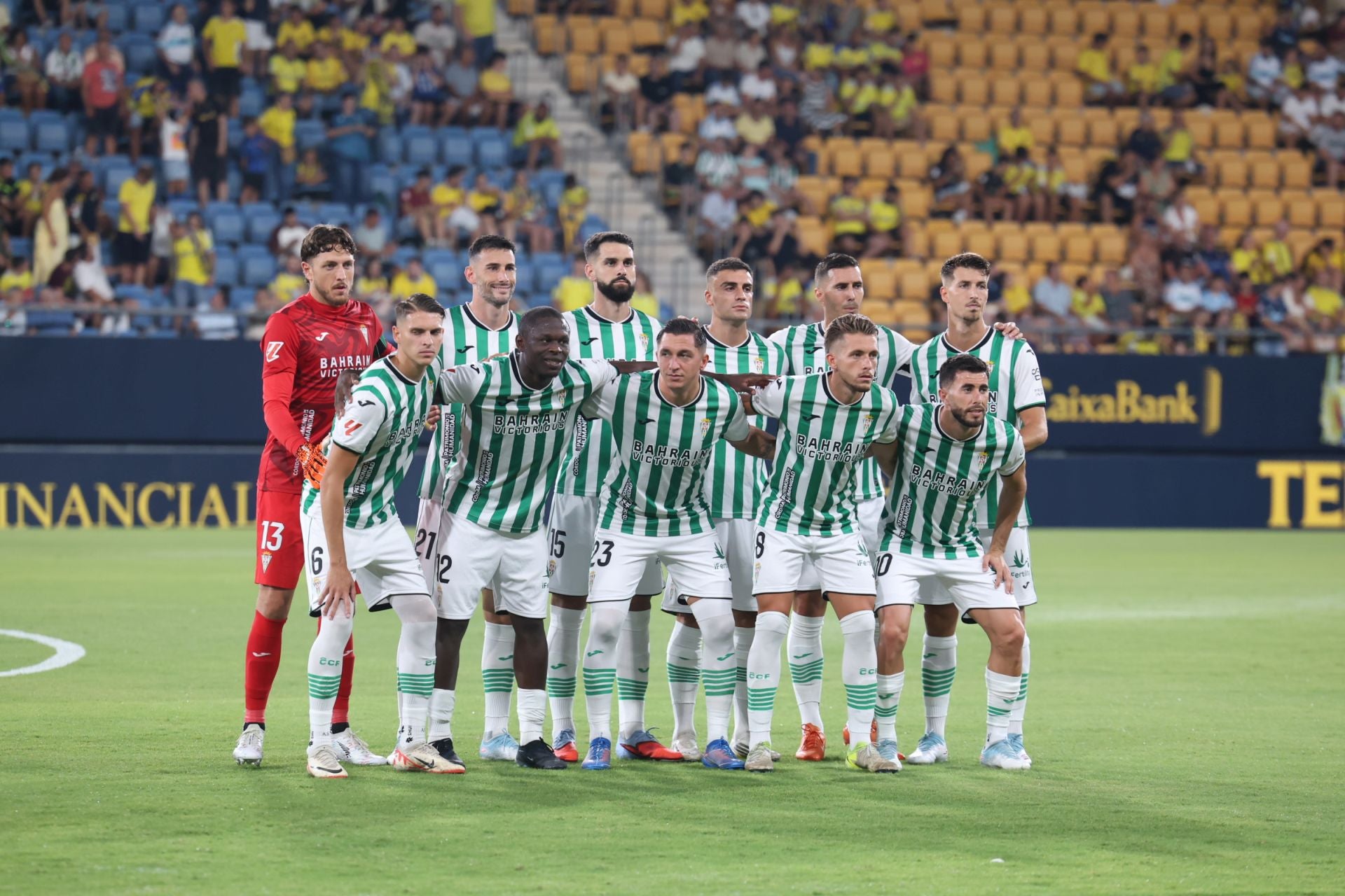 La derrota del Córdoba en el Ramón de Carranza, en imágenes