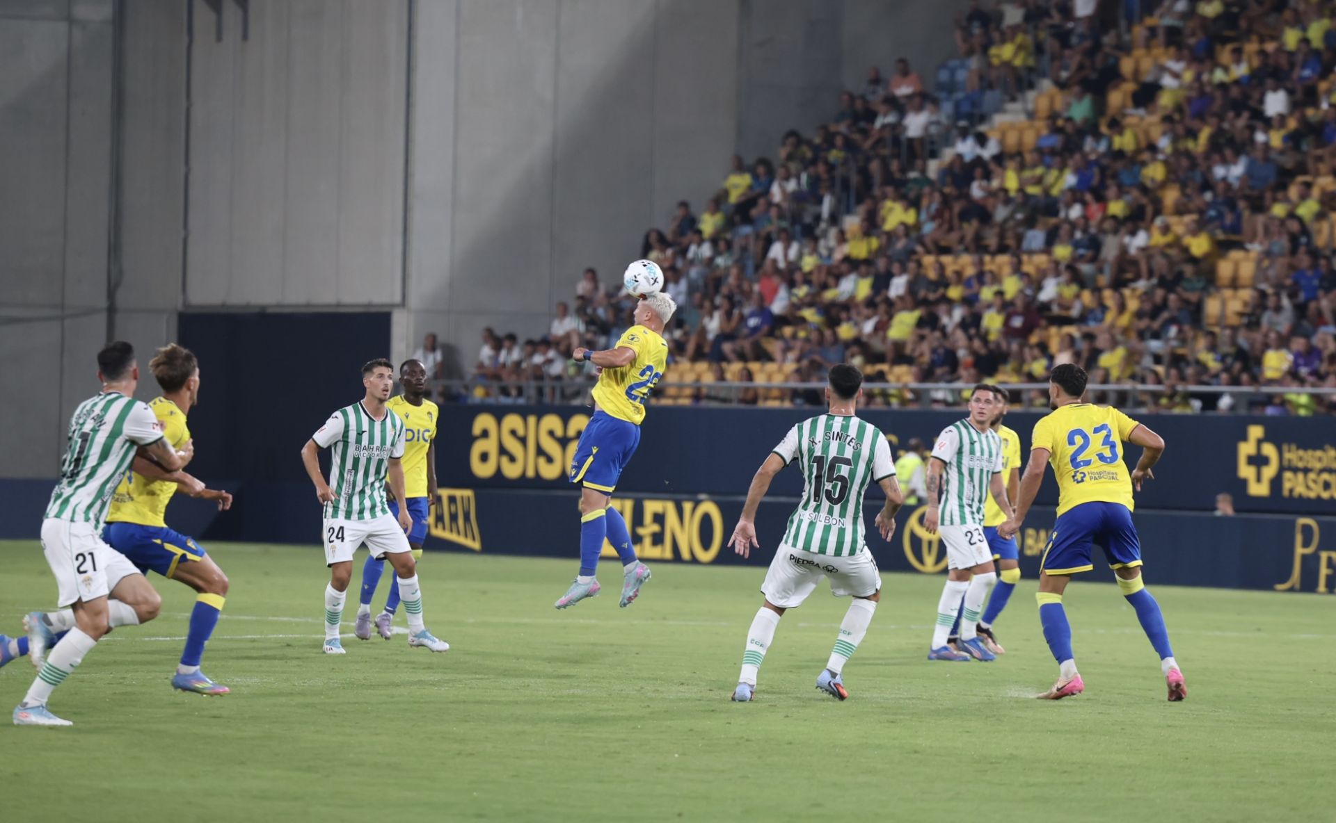 La derrota del Córdoba en el Ramón de Carranza, en imágenes