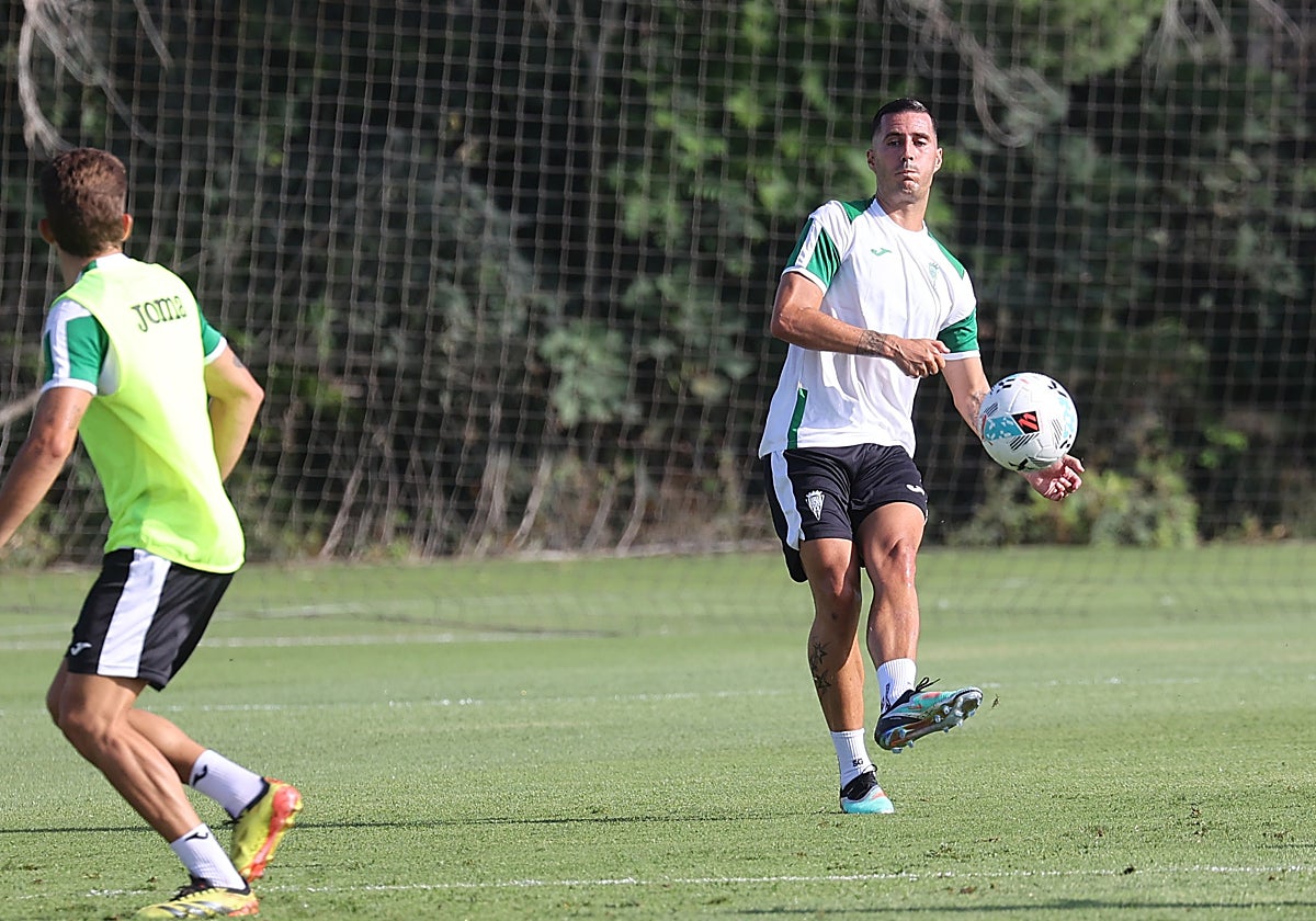 Sergi Guardiola en un entrenamiento con el Córdoba CF