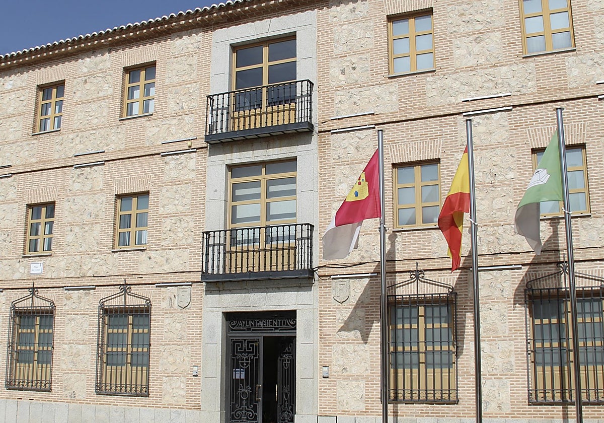 Facha del Ayuntamiento de Fuensalida