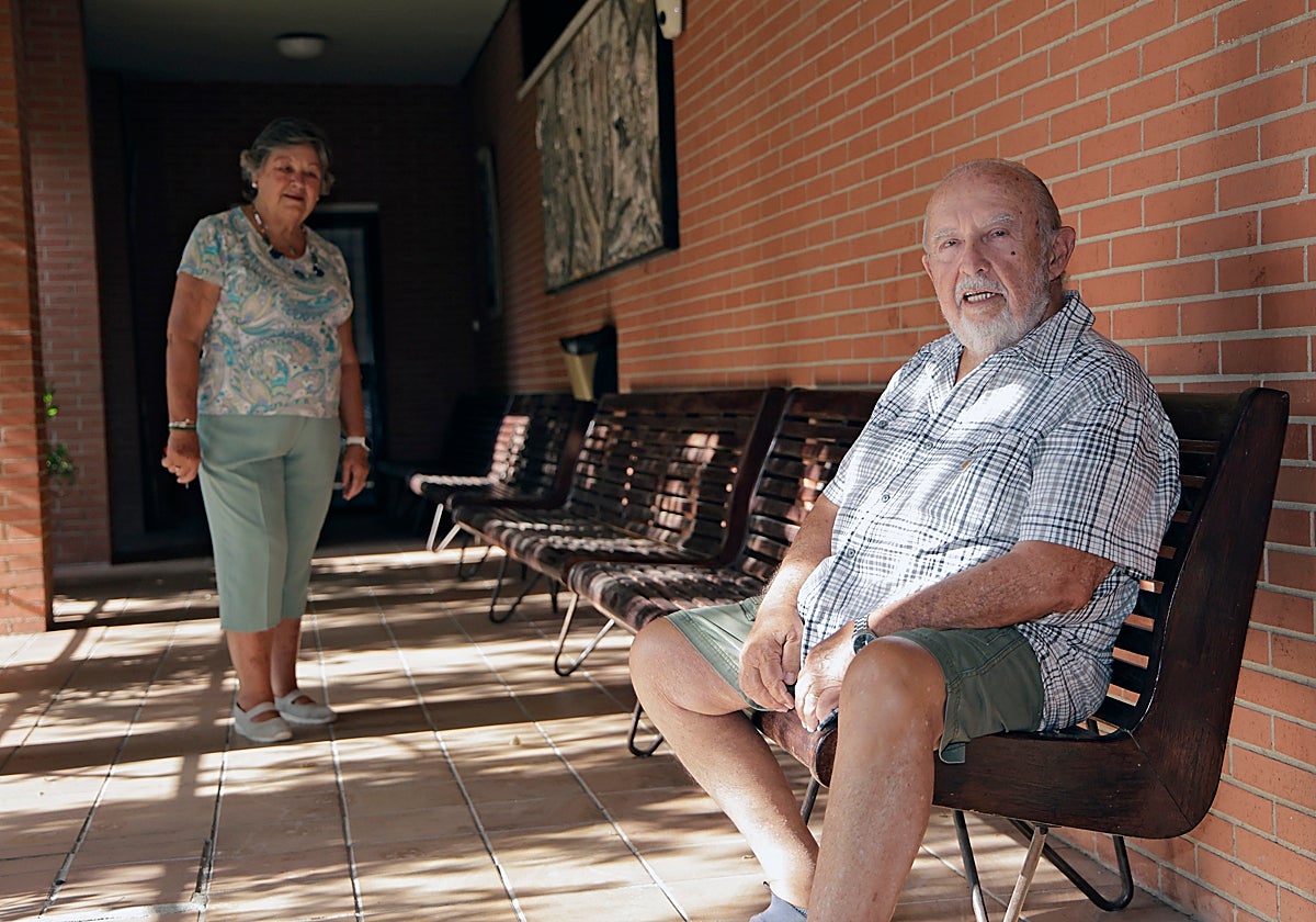 Carmeina Fernández y Vicente Barreiro participan en los talleres de acompañamiento de la parroquia San José y Santa María de Sevilla